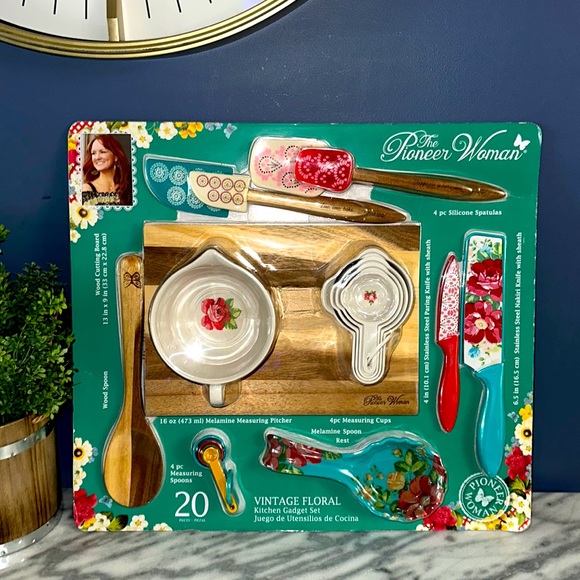 Pioneer Woman Vintage floral kitchen gadget set